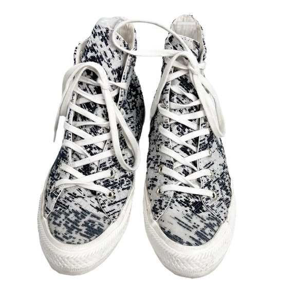 CONVERSE Chuck Taylor classic lace up high top sneakers | Textured Fabric - Picture 4 of 9